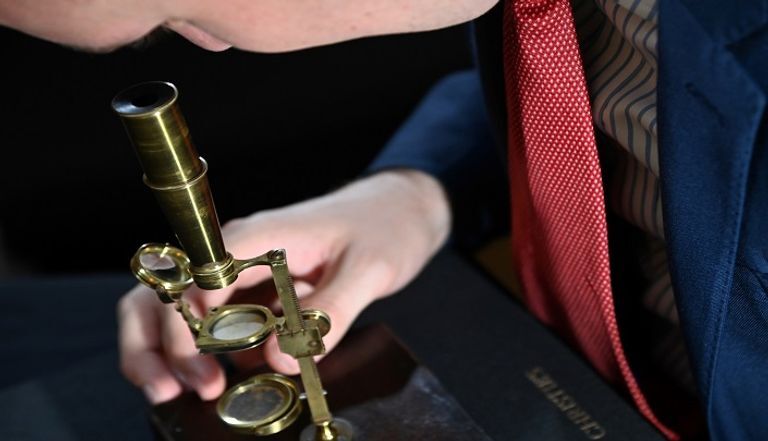 میکروسکوپ داروین