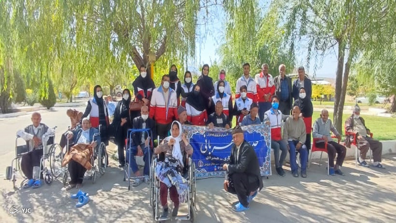 اجرای طرح حدیث مهربانی در سرای سالمندان بروجن
