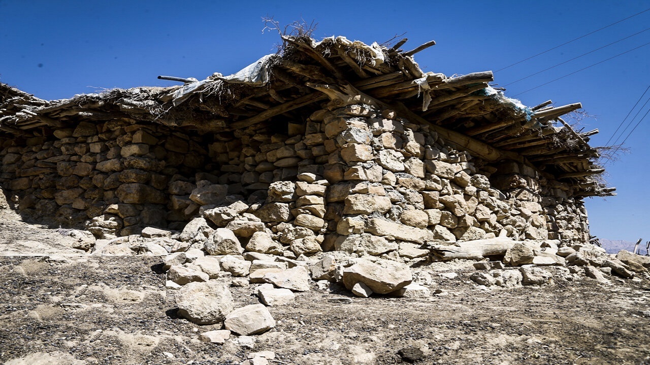 سوز سرما در کمین زلزله زدگان کوهرنگ
