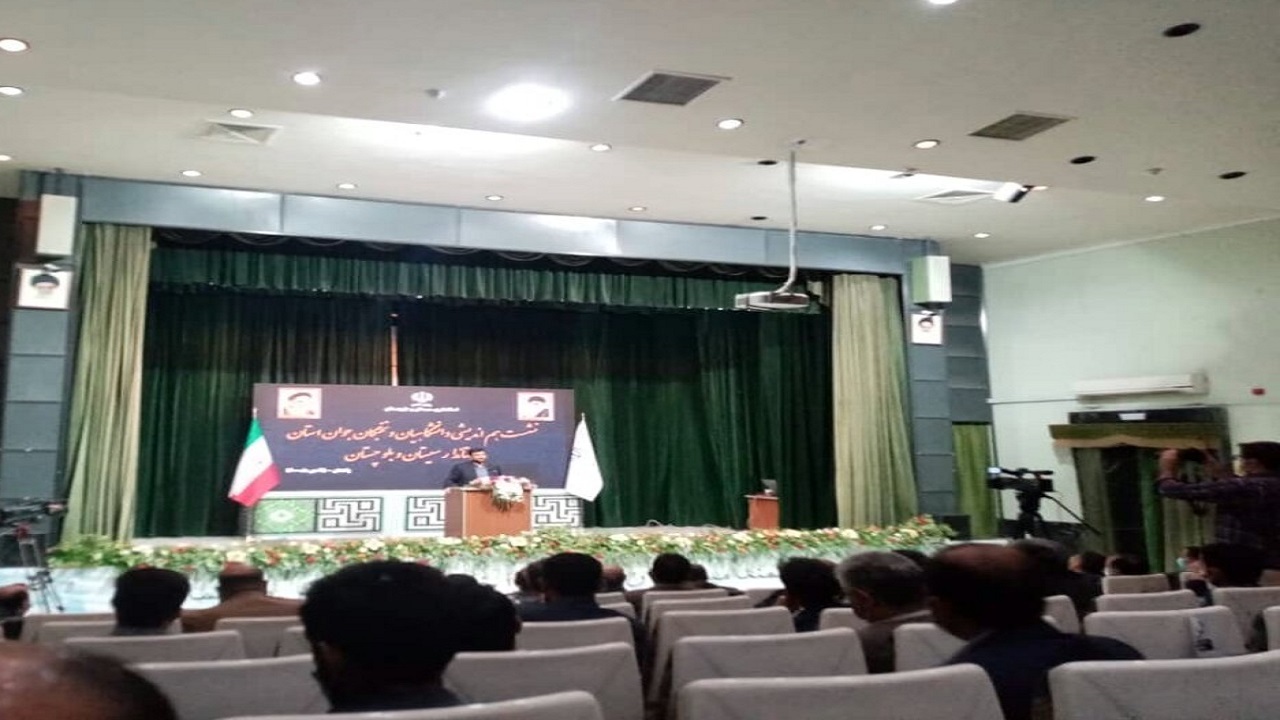 استاندار: نقش نخبگان در توسعه سیستان و بلوچستان غیرقابل انکار است