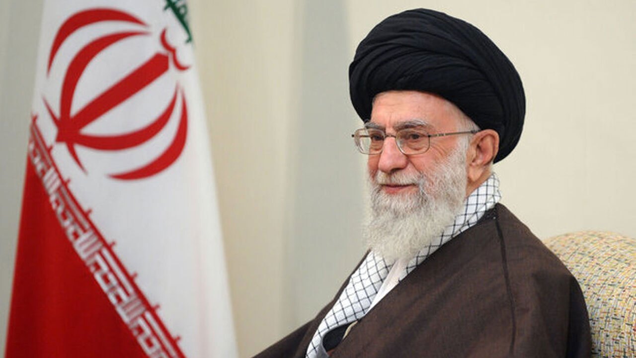 بیانات رهبر انقلاب درباره دلیل پذیرش ازدواج حضرت خدیجه(س) با پیامبر(ص) + فیلم