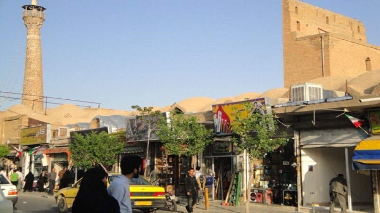 کمیته‌ای وضعیت پیاده‌راه امام خمینی (ره) سمنان را ساماندهی می‌کند