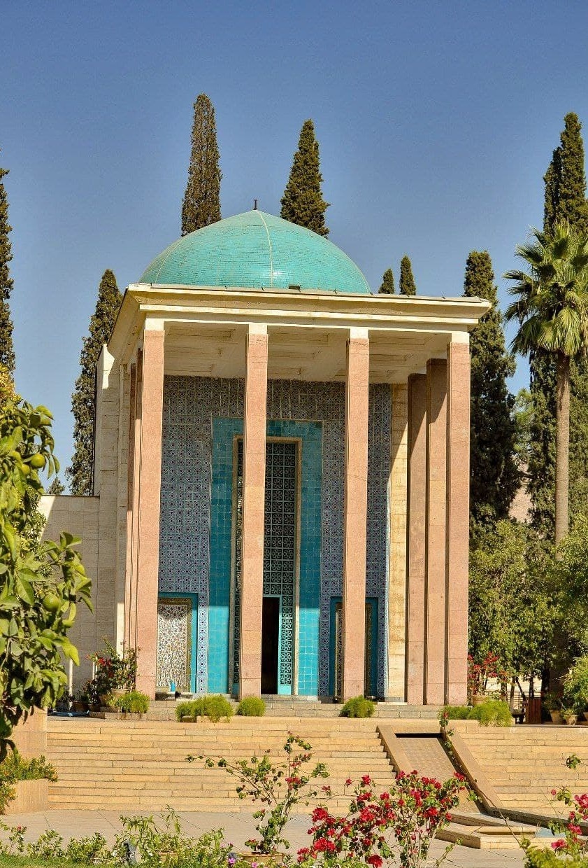 گشتی در آرامگاه دومین نگین درخشان شیراز + تصاویر