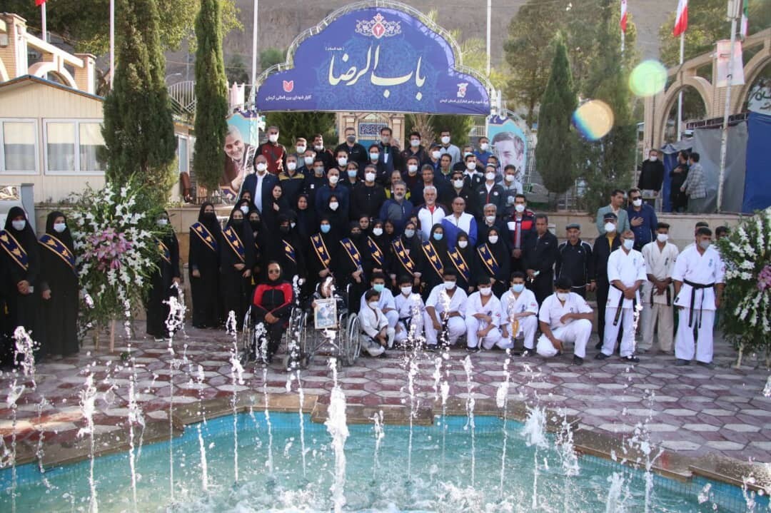 حضور جامعه ورزش کرمان در جوار مرقد مطهر سردار سلیمانی به مناسبت آغاز هفته تربیت بدنی 