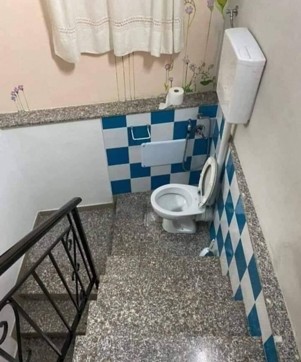 سرویس بهداشتی در راه پله