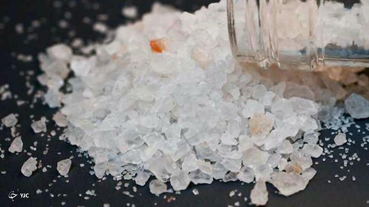 سواری حامل ۲ کیلوگرم شیشه افغانی در مهاباد توقیف شد