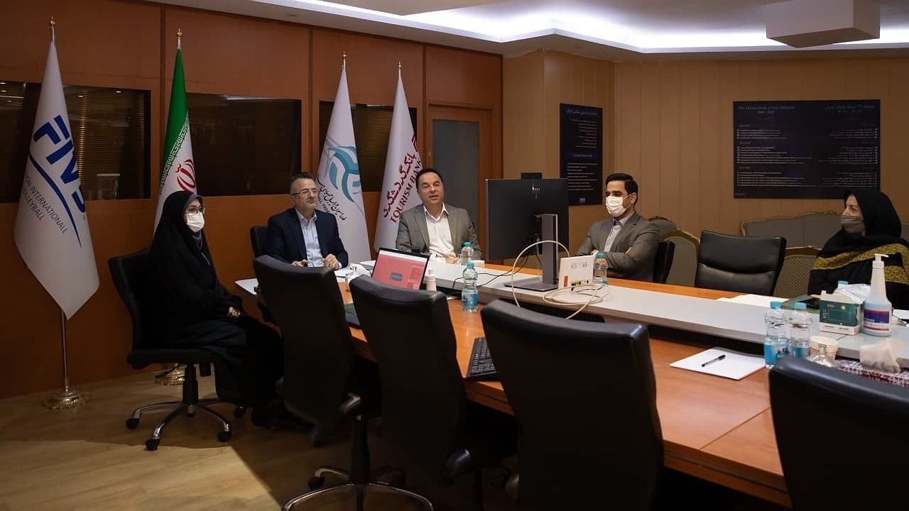 داورزنی: برای جهانی شدن والیبال بانوان باید جهانی فکر کرد