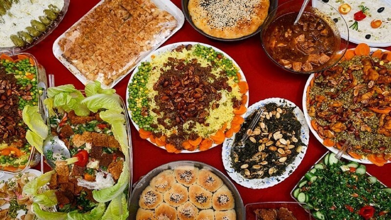 سفره رنگین نهاوندی‌ها در اولین جشنواره غذای بومی + فیلم