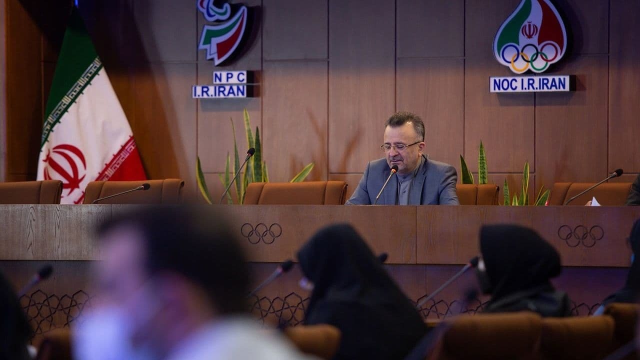 داورزنی: دیگر نمی‌توانیم از مدل سنتی استفاده کنیم/ سهل‌انگاری در قضاوت به والیبال ملی ایران ضربه می‌زند