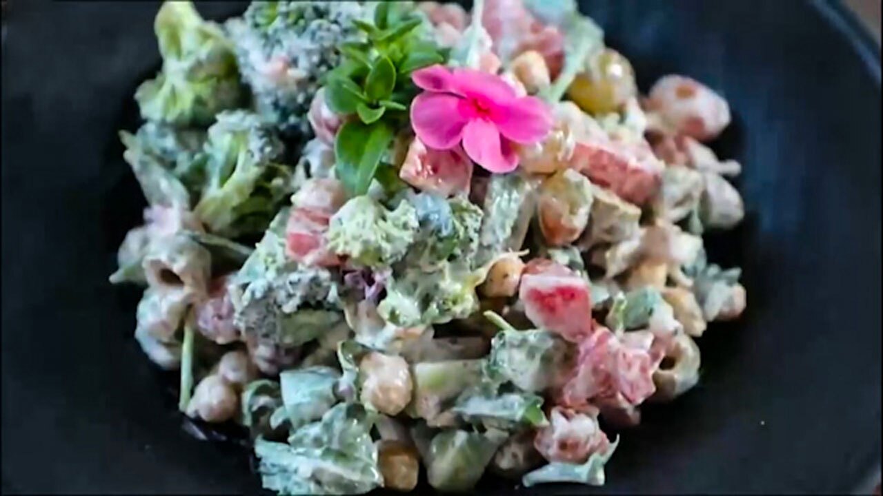 طرز تهیه سالاد مدیترانه‌ای + فیلم
