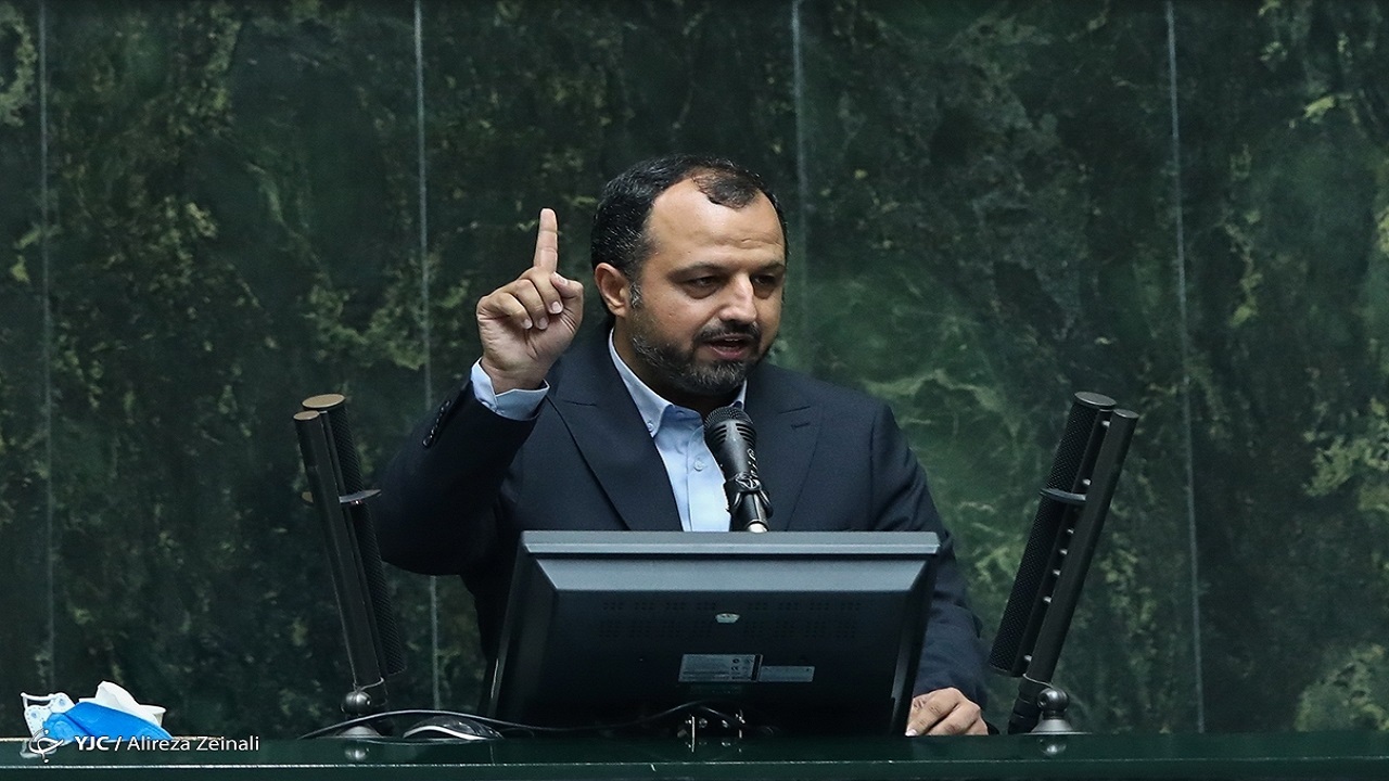 ارز ۴۲۰۰ تومانی هزینه زیادی را بر فعالان اقتصاد تحمیل می‌کند