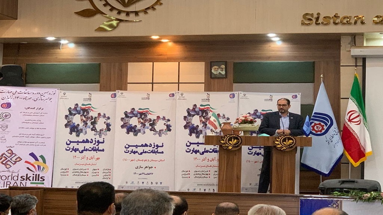توسعه و پیشرفت کشور از مسیر کارآفرینی و مهارت آموزی عبور می‌کند