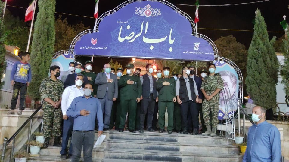 حضور سردار سلامی در گلزار شهدای کرمان