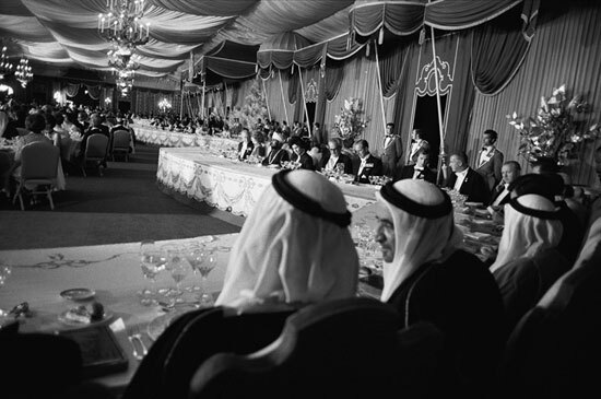 کوروش آهسته بخواب که ما وابسته&zwnj;ایم؛ نمایش عظمت تاریخی ایران با لوازم تمام فرانسوی!