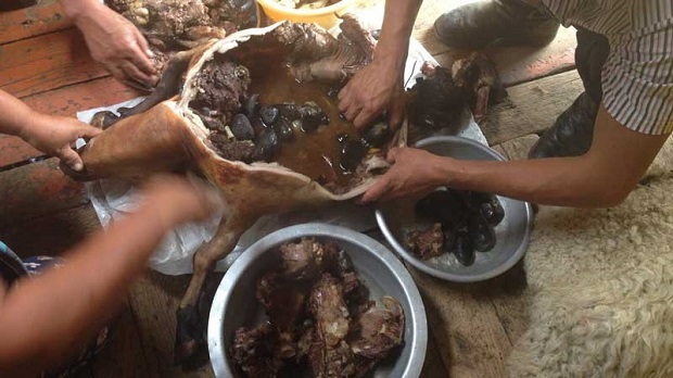 ۱۰ تا از عجیبترین و حال به هم زنترین غذاهای جهان ۱۰ تا از عجیبترین و حال به هم زنترین غذاهای جهان