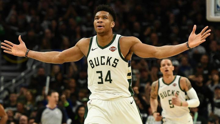 لیگ بسکتبال NBA/ مدعی قهرمانی فصل را با پیروزی آغاز کرد/ شکست پادشاه در گام اول با تریبل دبل 