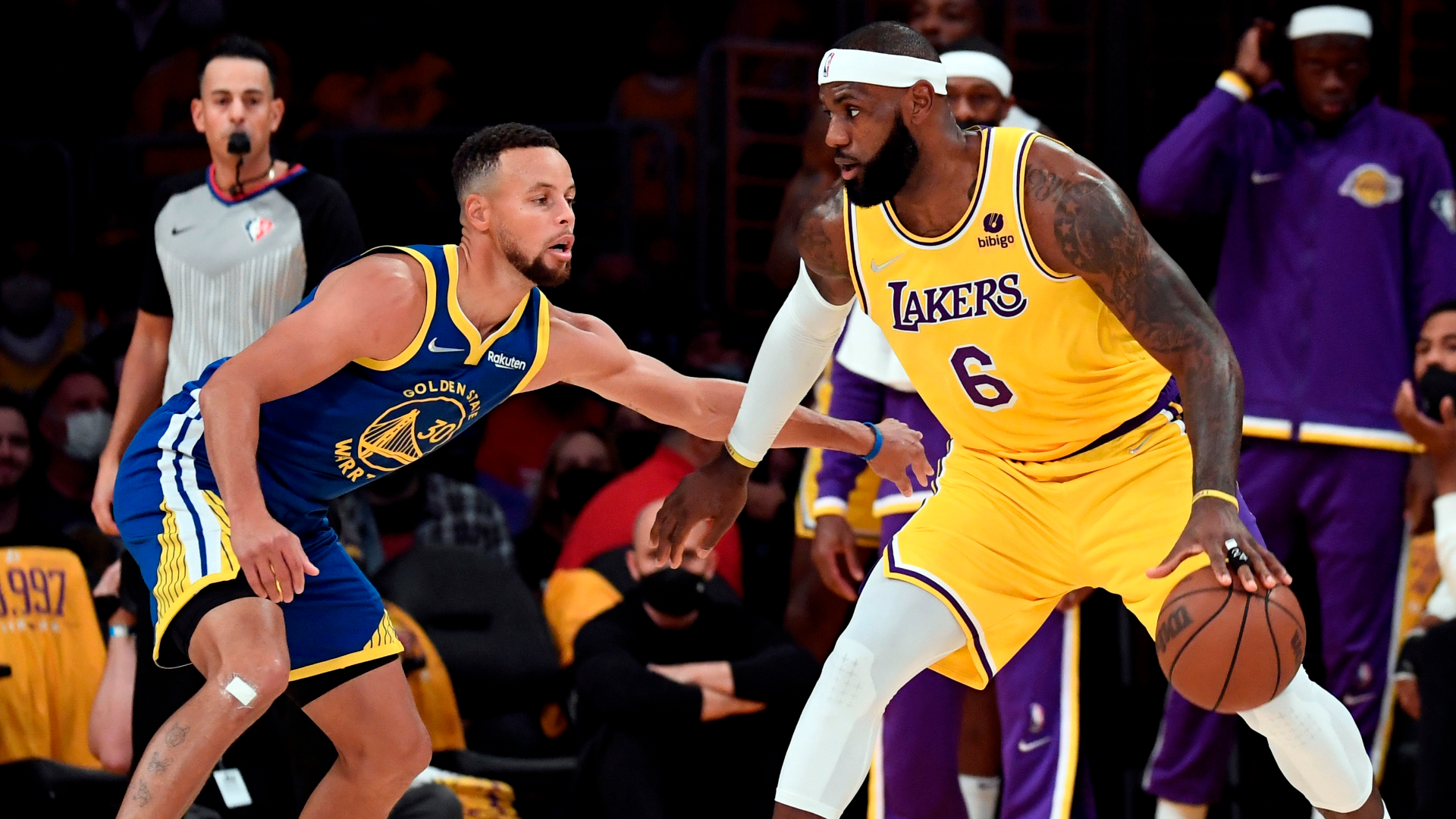 لیگ بسکتبال NBA/ مدعی قهرمانی فصل را با پیروزی آغاز کرد/ شکست پادشاه در گام اول با تریبل دبل 