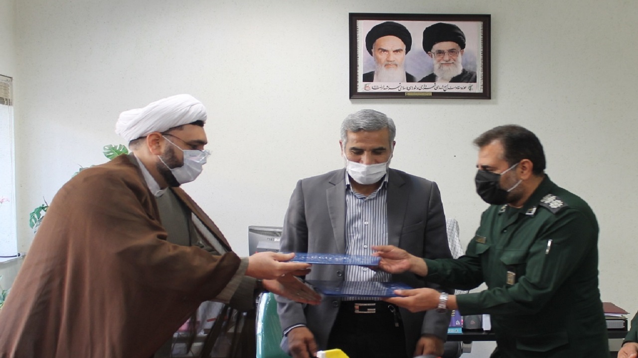 امضای تفاهم نامه اداره کل کتابخانه های عمومی خراسان رضوی و سازمان بسیج عشایری سپاه امام رضا(ع) استان
