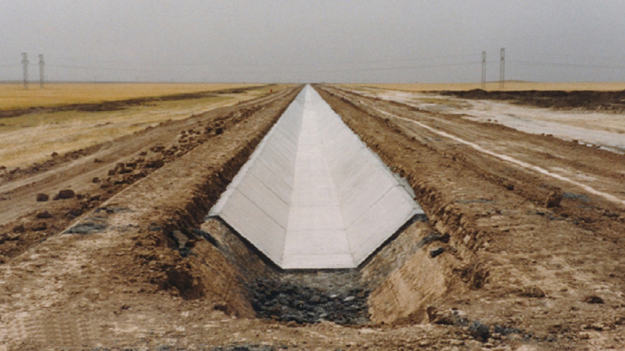 بلاتکلیفی کانال آبرسانی در استان خوزستان + فیلم