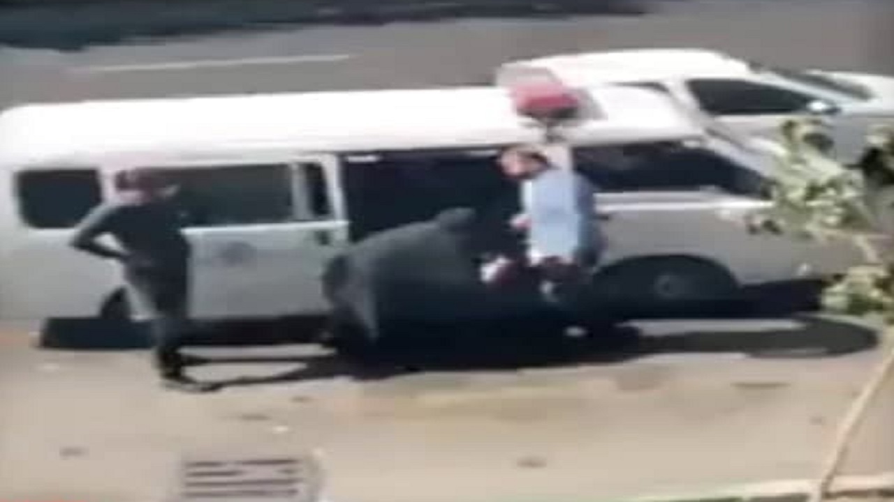 توبیخ ماموران خاطی در صحنه دستگیری خانم متهم/ سرهنگ مرادی: عملکرد ماموران ما در این صحنه شتاب‌زده بود +فیلم