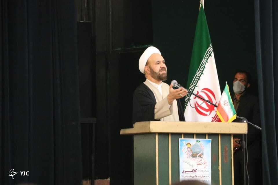 در کار فرهنگی باید حق جهاد را به جا آوریم