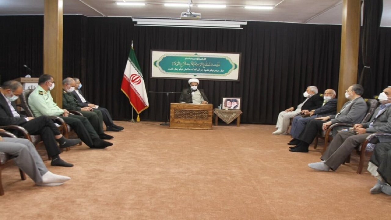 حفظ جامعه اسلامی در سایه امر به معروف و نهی از منکر است