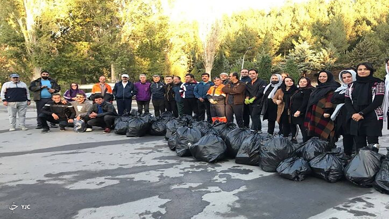 چهار ایستگاه ورزش در بوستان‌های مهاباد پاکسازی شد