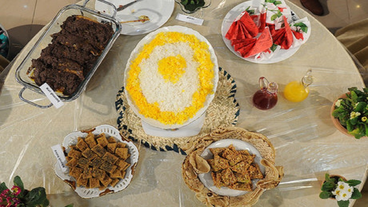 بر‌گزار‌ی جشنواره صنایع‌دستی، آیین‌ها و غذا ها‌ی سنتی در کرج