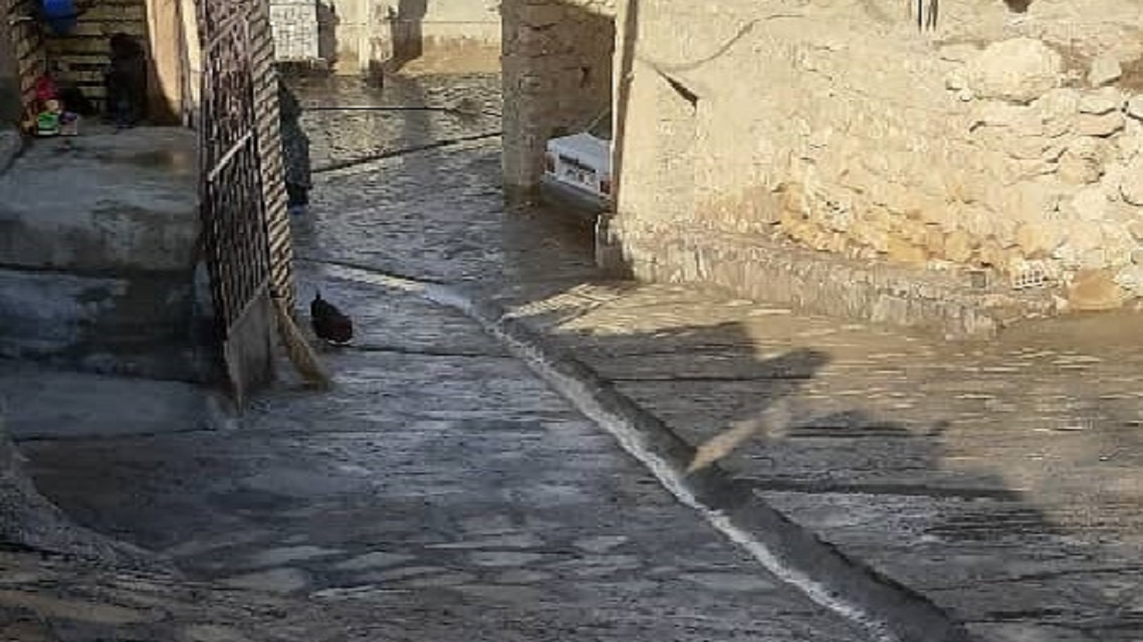 اتمام کف سازی بخشی از روستای تاریخی گلابر