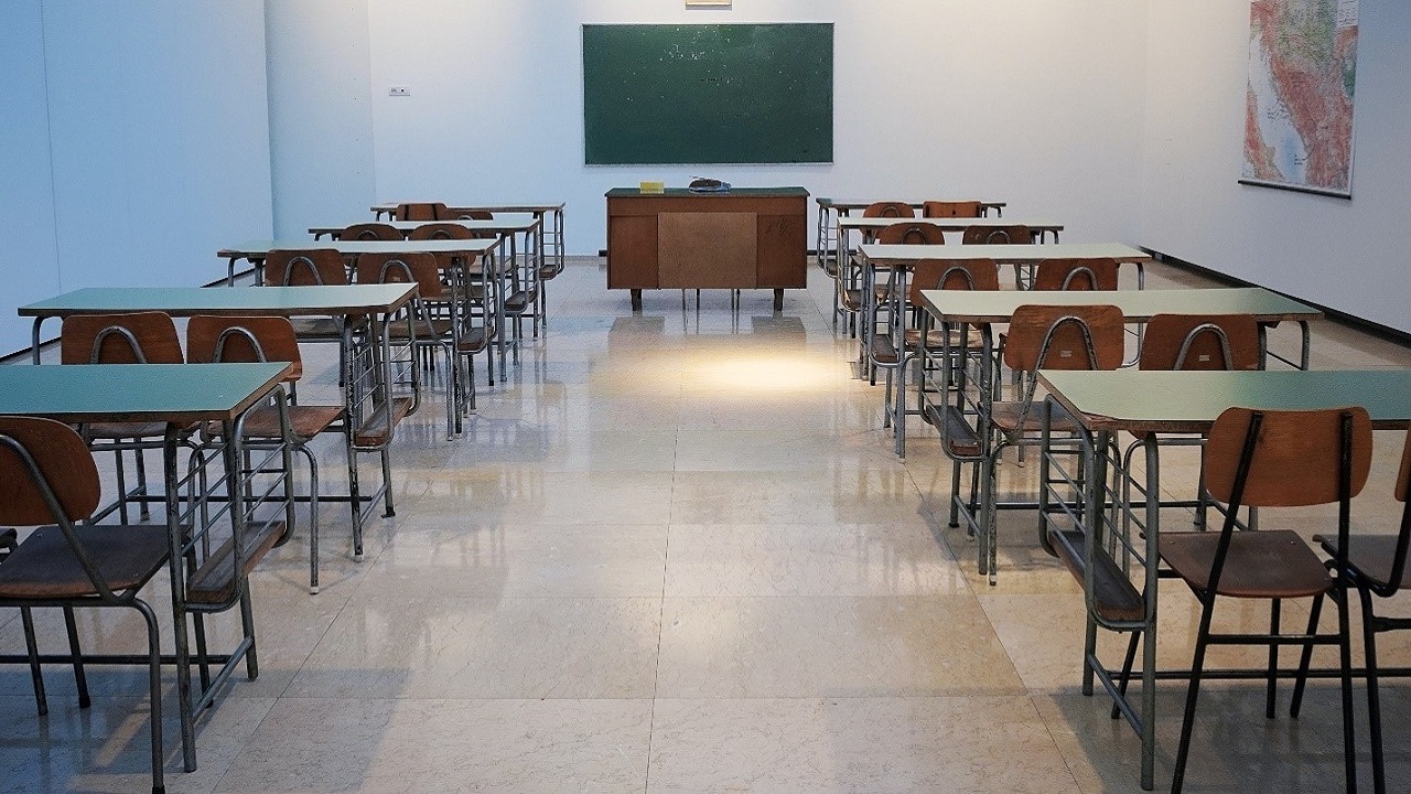 حضور نداشتن دانش آموزان در مدارس نتایج منفی به دنبال دارد
