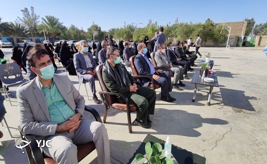 نواخته شدن زنگ مهر و مقاومت در مدارس بافق +تصاویر