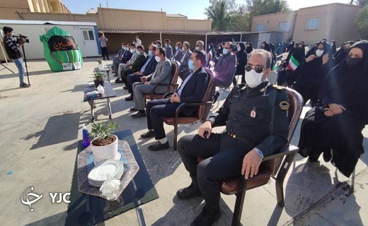 نواخته شدن زنگ مهر و مقاومت در مدارس بافق +تصاویر