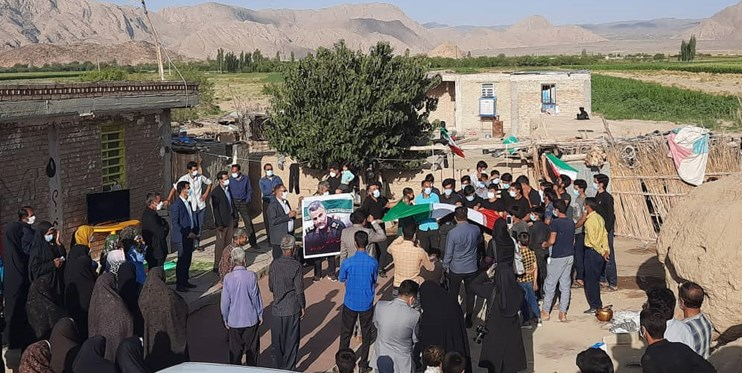 قهرمانی از دیار حاج قاسم که هرگز روستا را رها نمی&zwnj;کند/ شکستن رکورد دنیا با کت و شلوار!