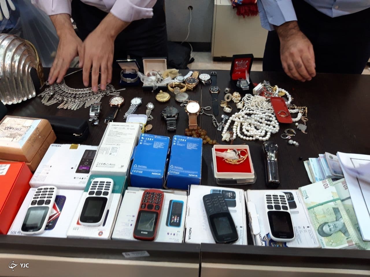 سارقان مسلح متواری بزرگراه همت دستگیر شدند+ تصاویر