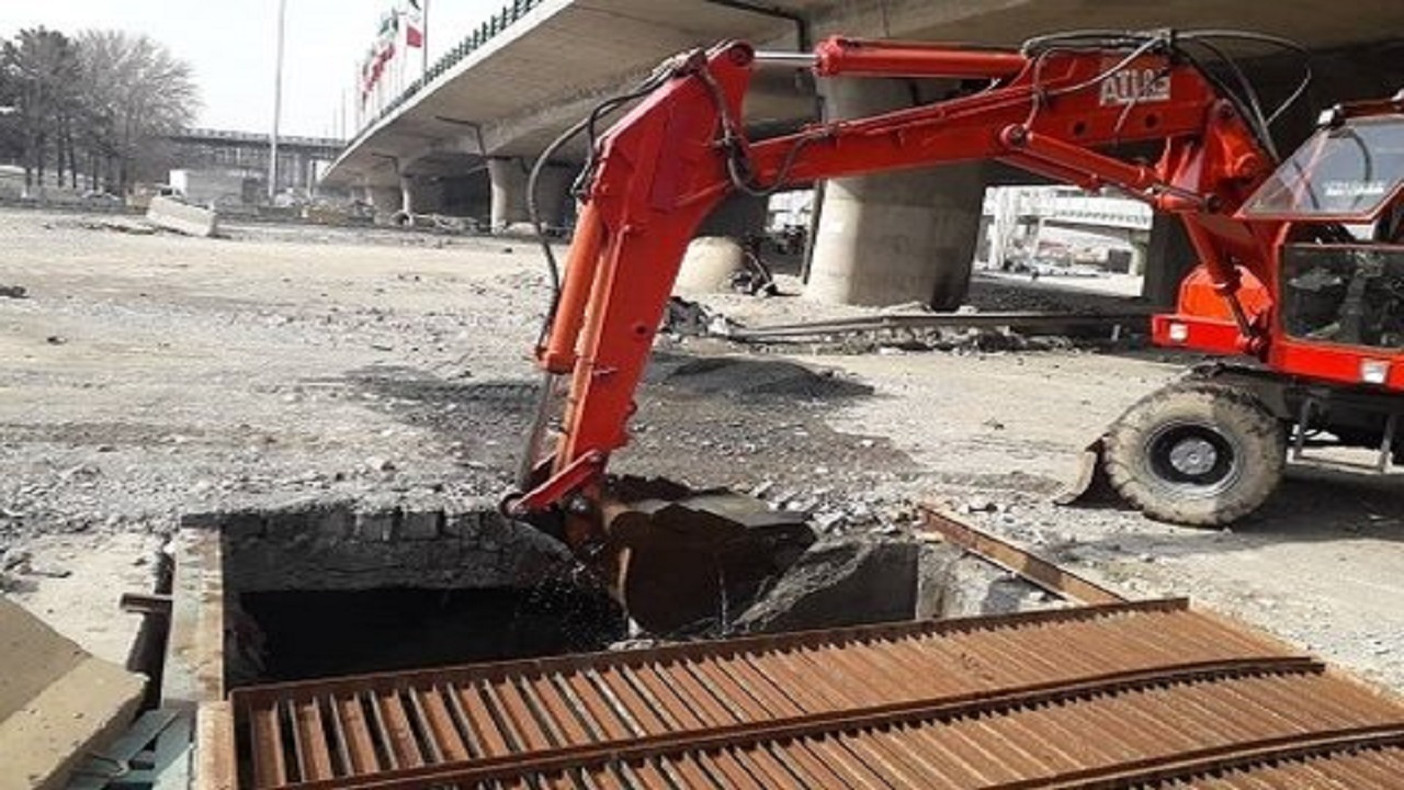 جوی و انهار منطقه پنج لایروبی و پاک‌سازی شد