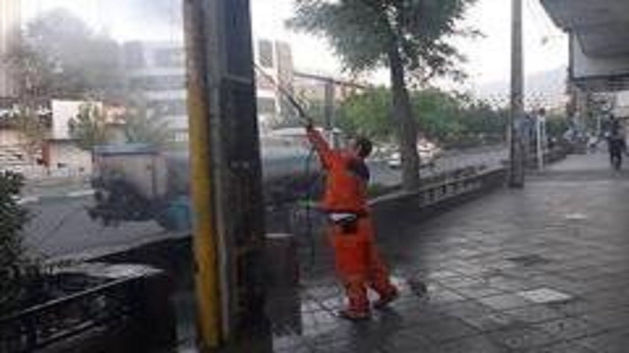 دیوارنویسی‌های تبلیغاتی در منطقه یک امحا شد