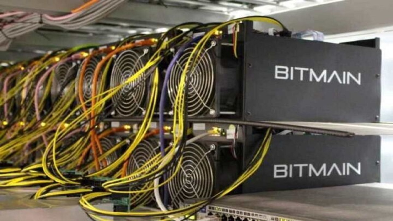 جمع آوری ماینرهای غیرمجاز از یک منزل مسکونی در قم