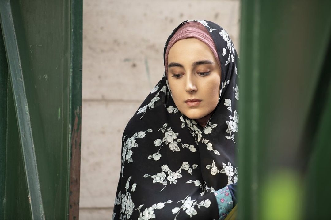 آزاده سیفی در نقش نورا