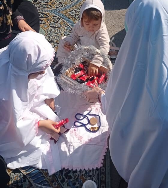 کودکان در صف اول نماز جمعه + تصاویر