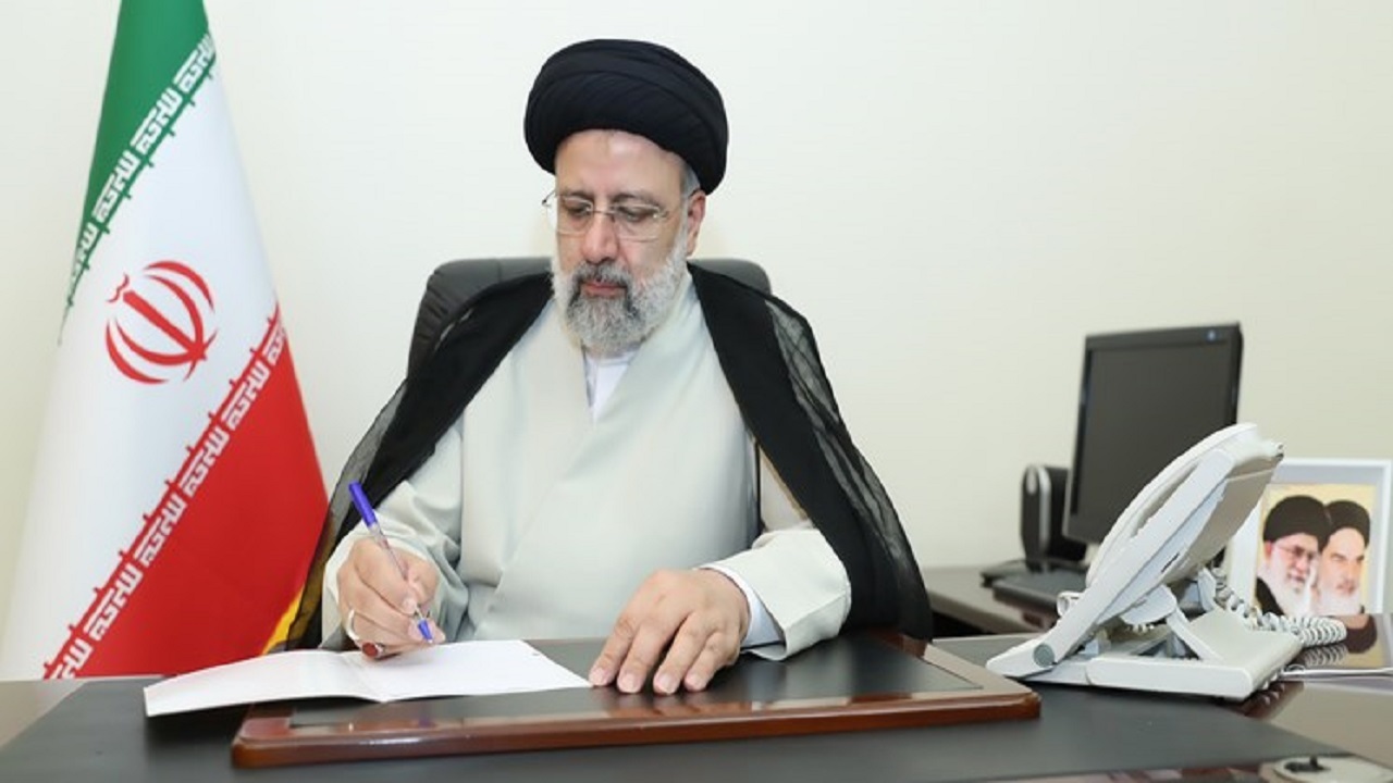 پیام تسلیت رئیس جمهور در پی درگذشت پدر شهیدان ایزدی نجف آبادی