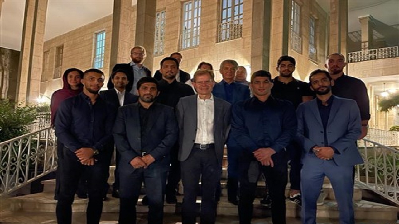 مهمانی مدال آوران کشتی المپیک در سفارت نروژ