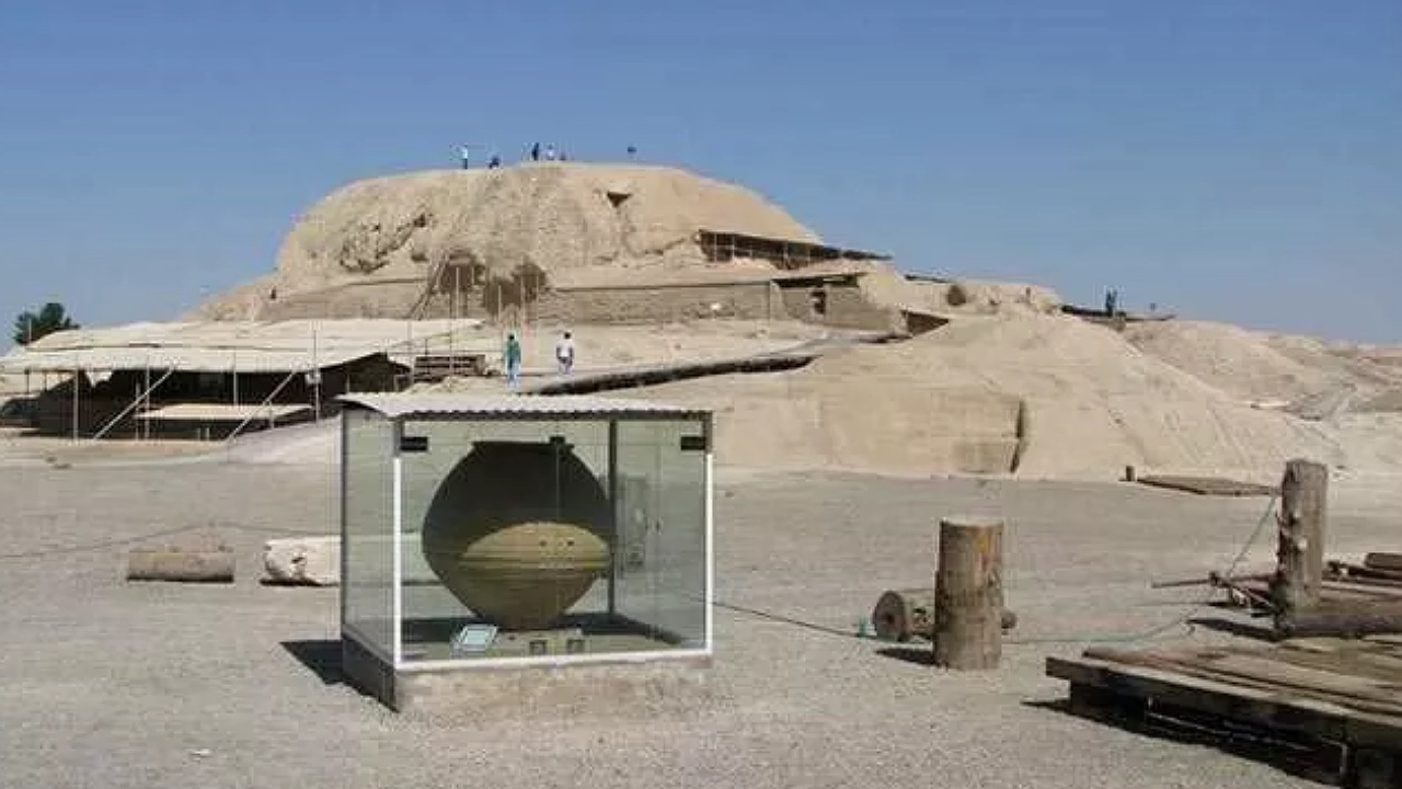 تپه های سیلک کاشان
