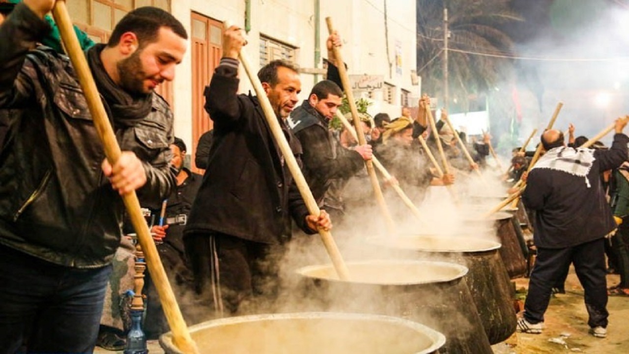توزیع روزانه ۱۰ هزار وعده غذا بین زائران در مرز مهران