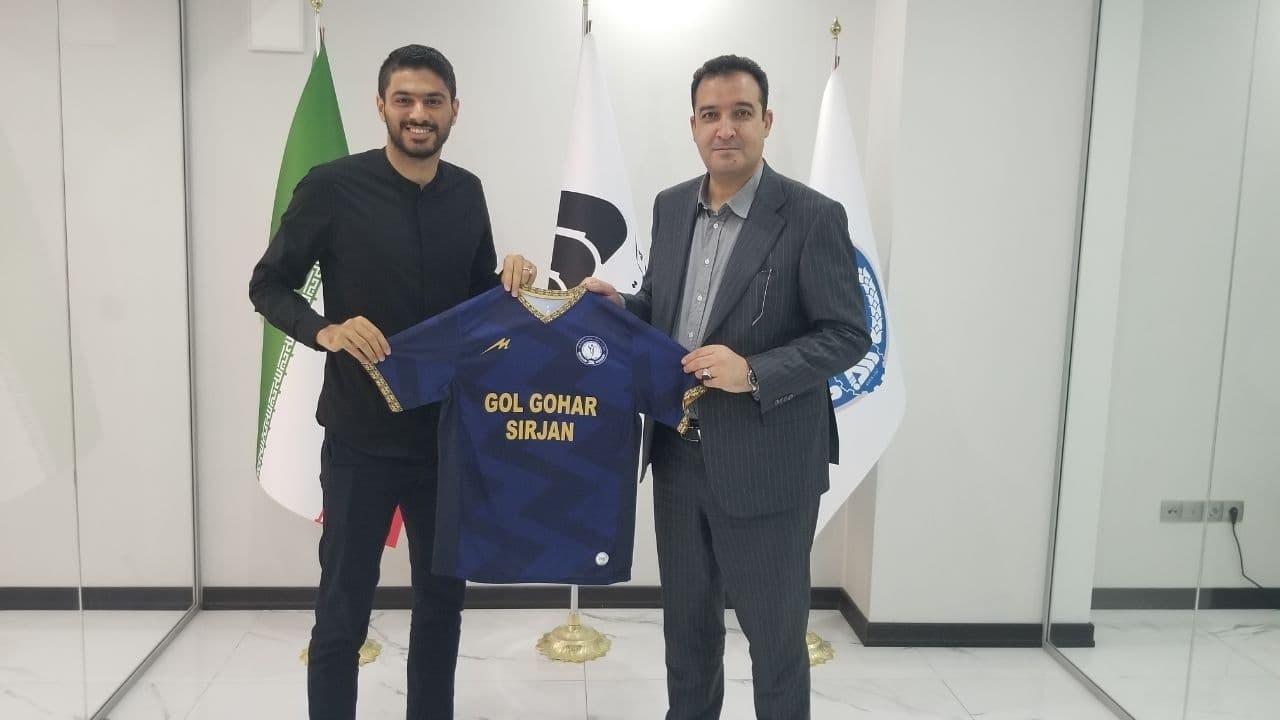شوخی بازیکنان تیم فوتبال گل گهر با شایان مصلح + عکس