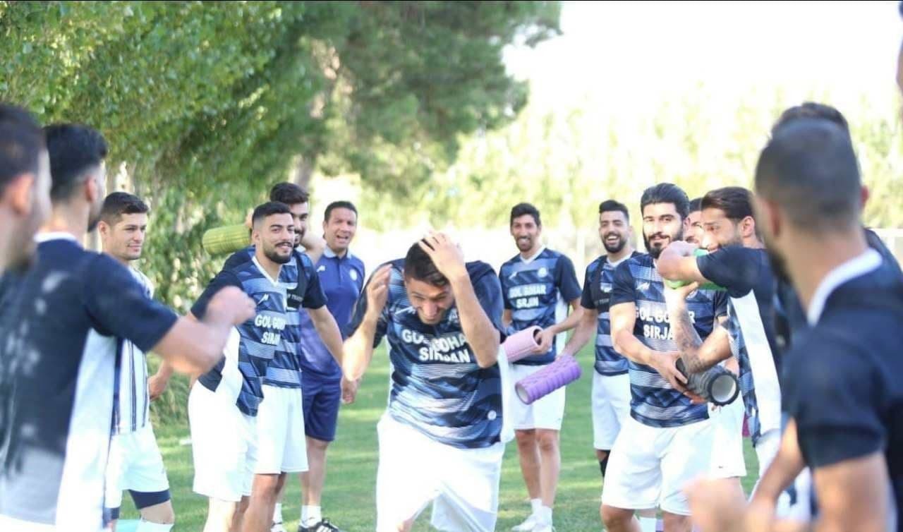 شوخی بازیکنان گل گهر با شایان مصلح