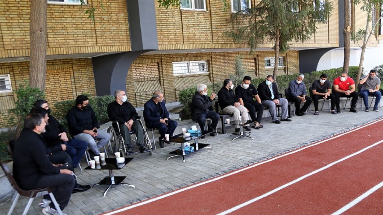 فدراسیون کشتی از خانواده شهدا تجلیل کرد