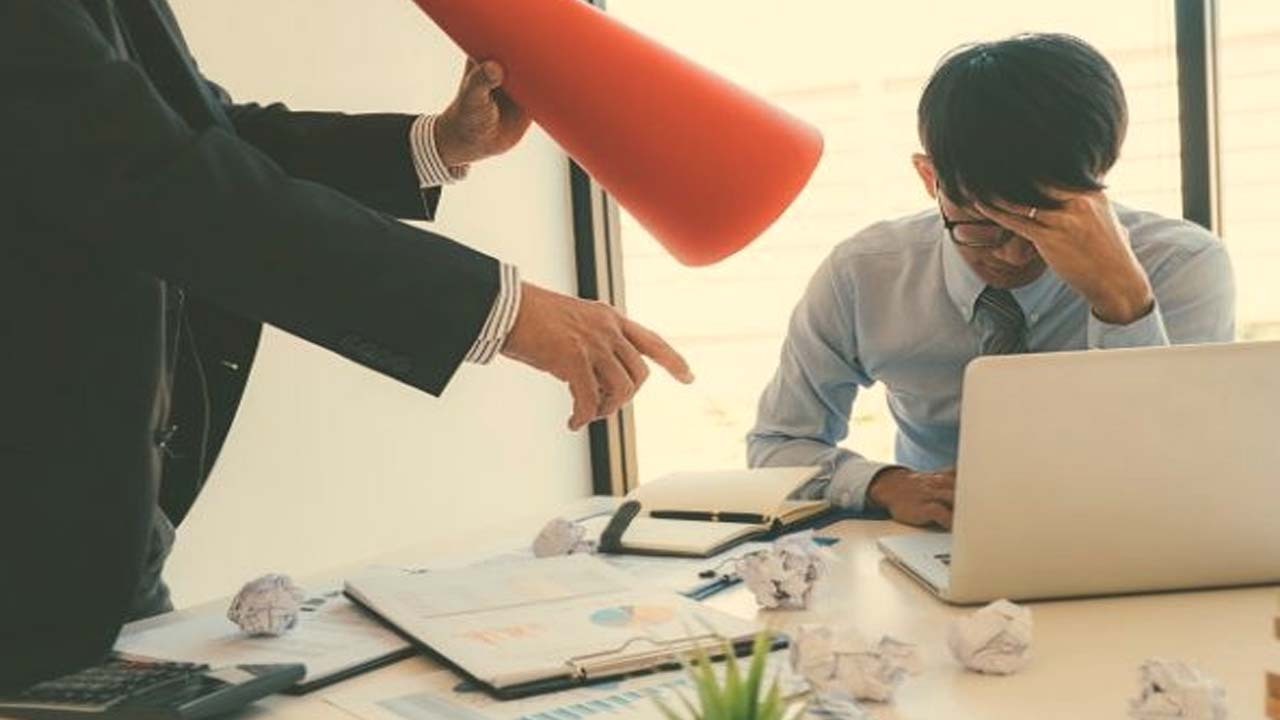 نکات طلایی که قبل از طرح نظر مخالف با مدیرتان باید بدانید