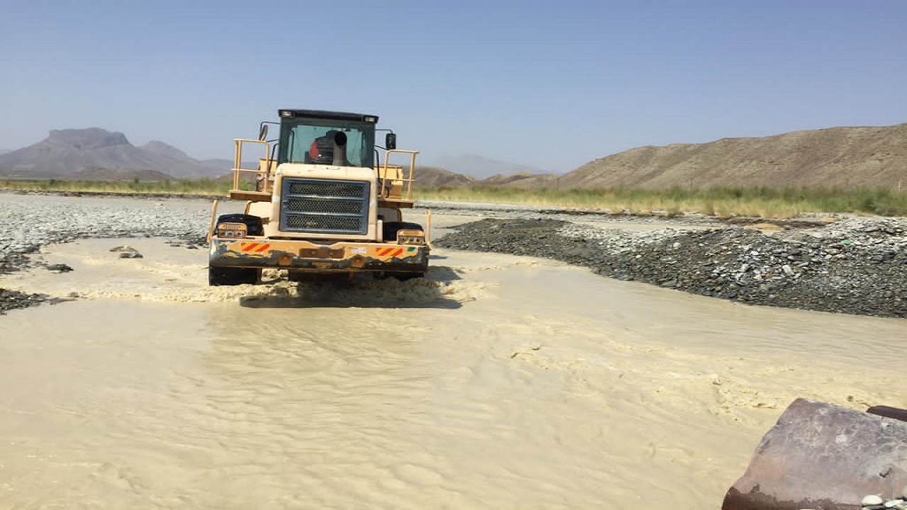 راه ارتباطی ۱۳ روستای بخش ساربوک قصرقند بازگشایی شد