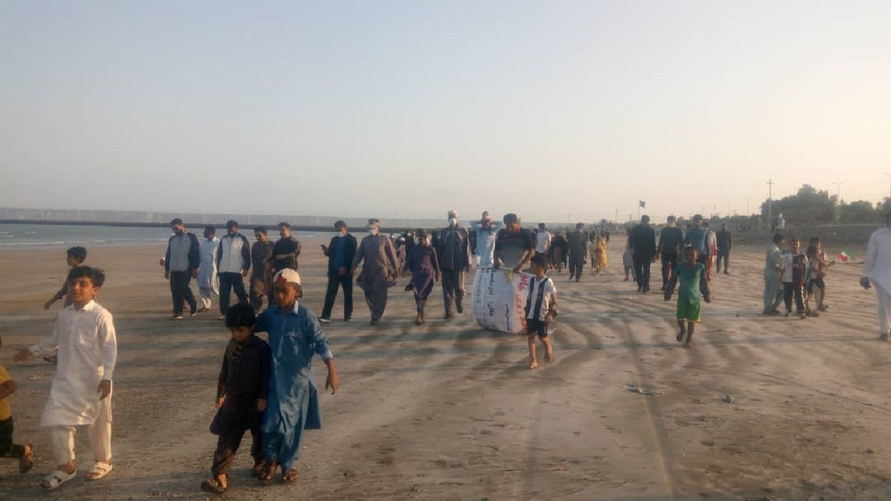 همايش پياده روى خانوادگى در بندر كنارك