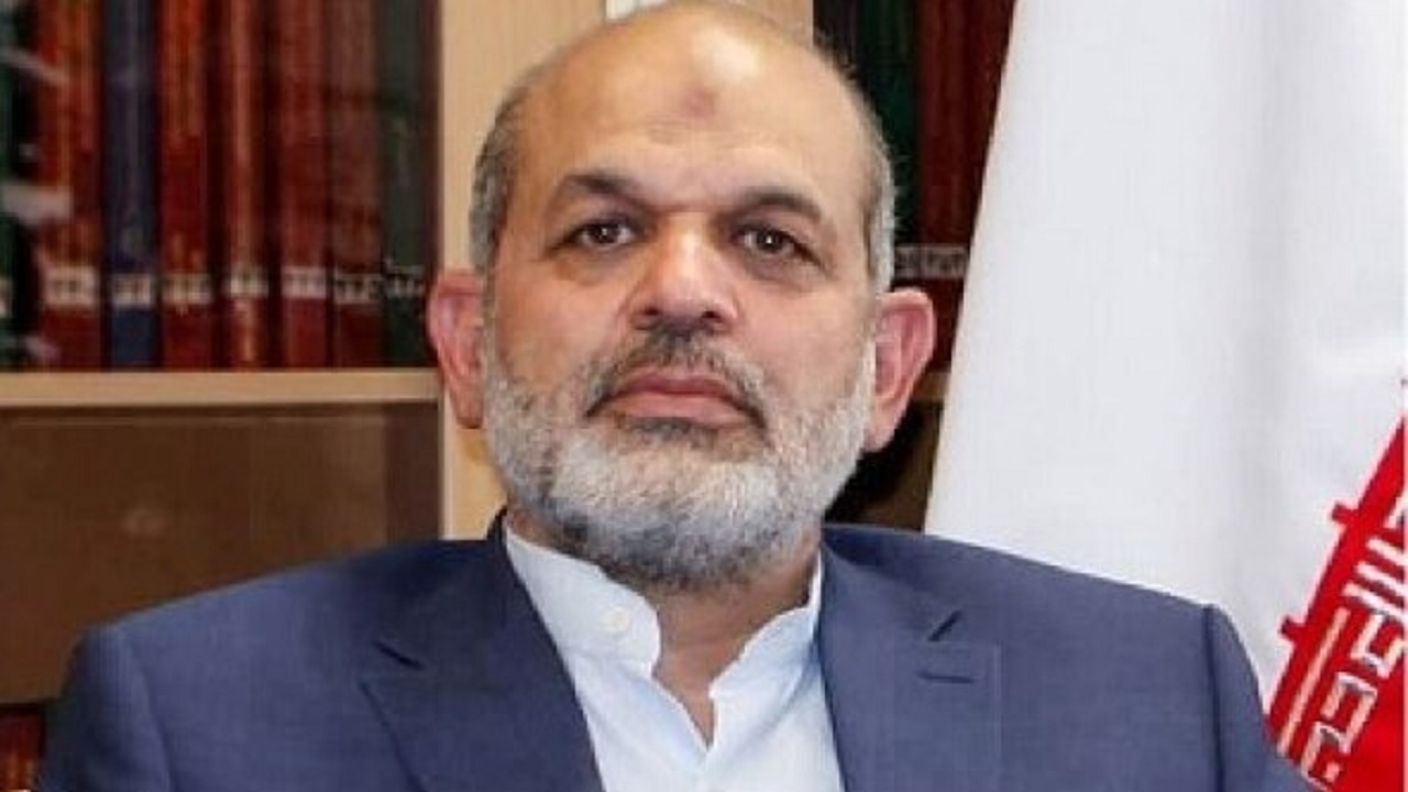 وزیر کشور: مرز‌های مهران و شلمچه آماده بازگشت زائران اربعین حسینی هستند/ تعداد وسایل نقلیه در مرز‌ها را افزایش می‌دهیم